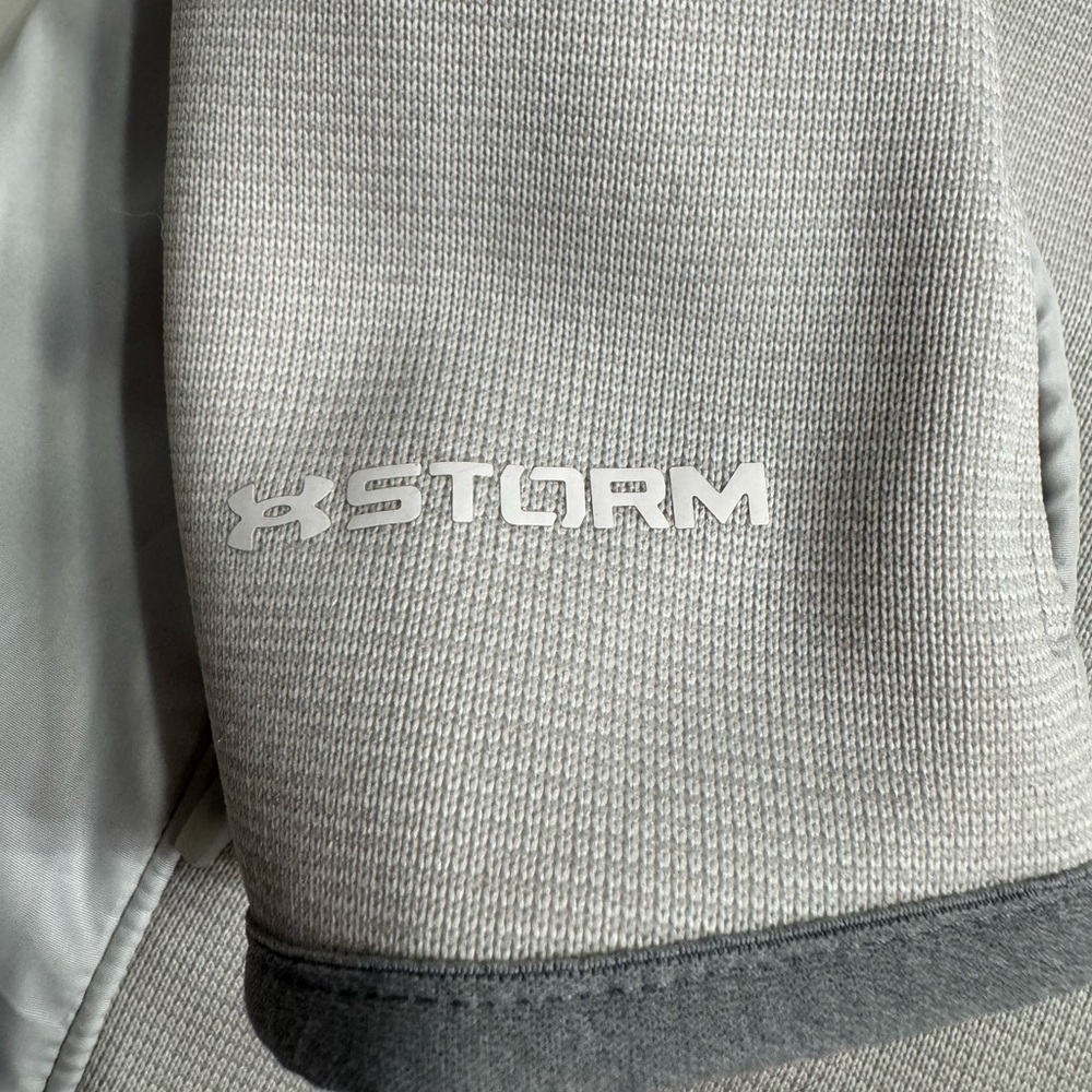 Under Armour Cold Gear Storm White Light Jacket Size XS Loose - Picture 4 of 8